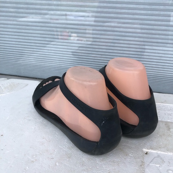 Crocs Women’s Black Rubber Slip On Gladiator Comfort Sandals Size W7 - Picture 8 of 13